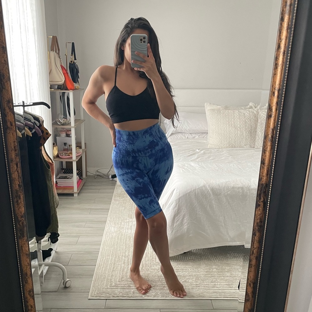 Lululemon Blue Tie-Dye High-Rise Biker Shorts | Size 2 - Picture 3 of 6